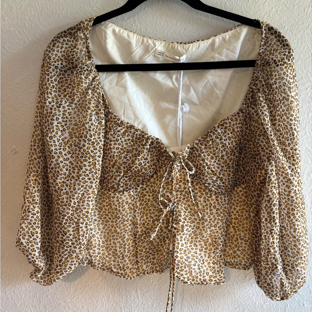 Here comes the sunshine Leopard Print Blouse size L - Picture 2 of 6